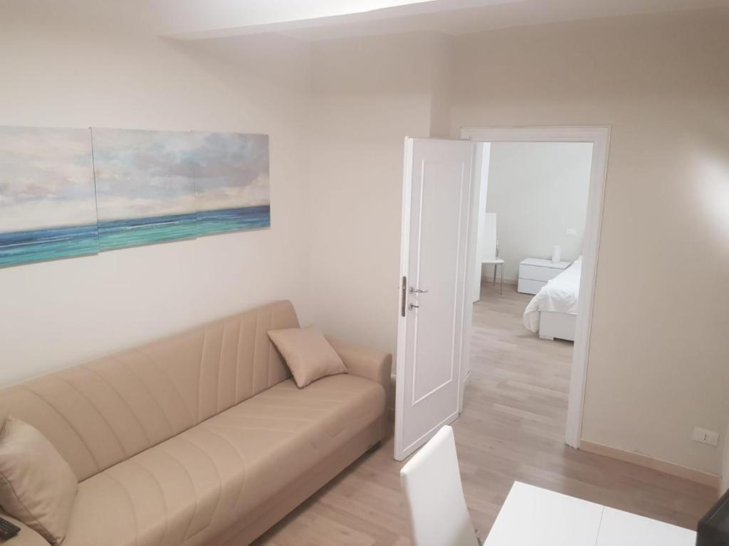 Trilocale Nel Centro Di Sampierdarena Apartment Genoa Bagian luar foto