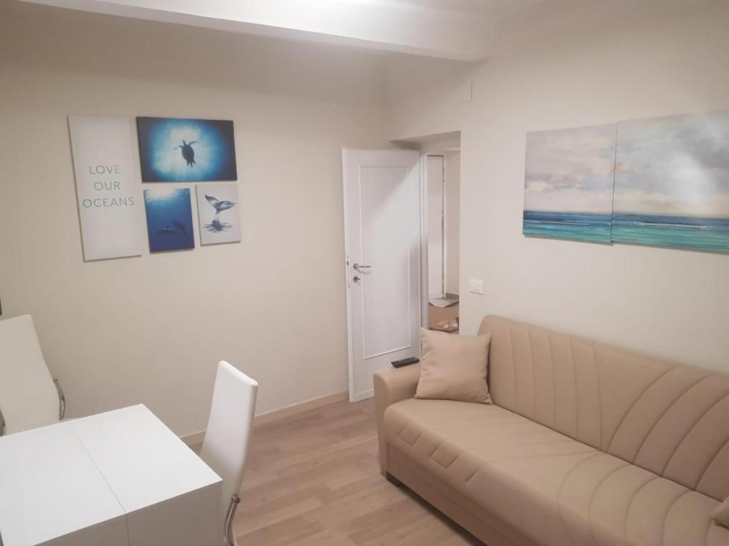 Trilocale Nel Centro Di Sampierdarena Apartment Genoa Bagian luar foto