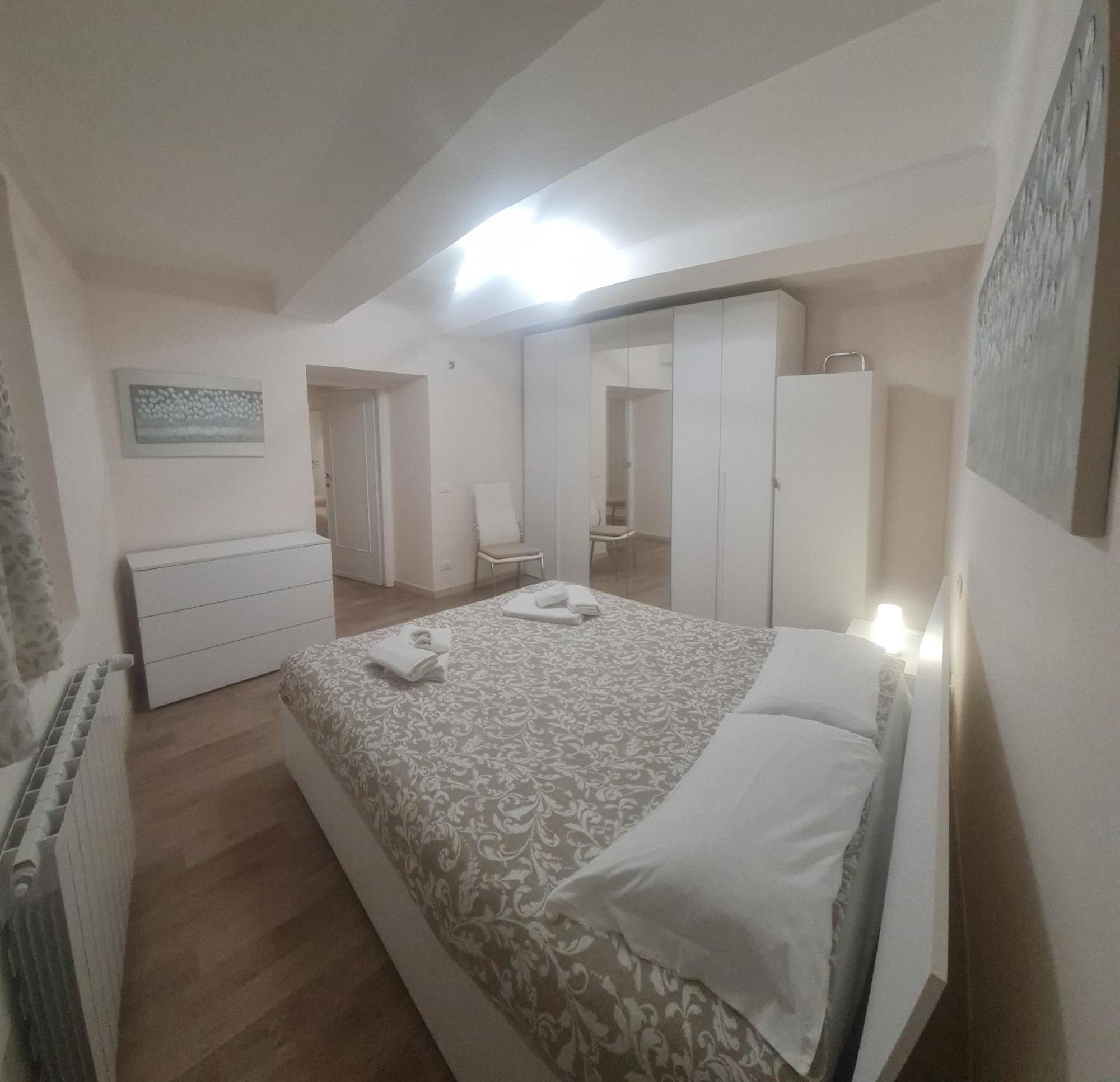 Trilocale Nel Centro Di Sampierdarena Apartment Genoa Bagian luar foto